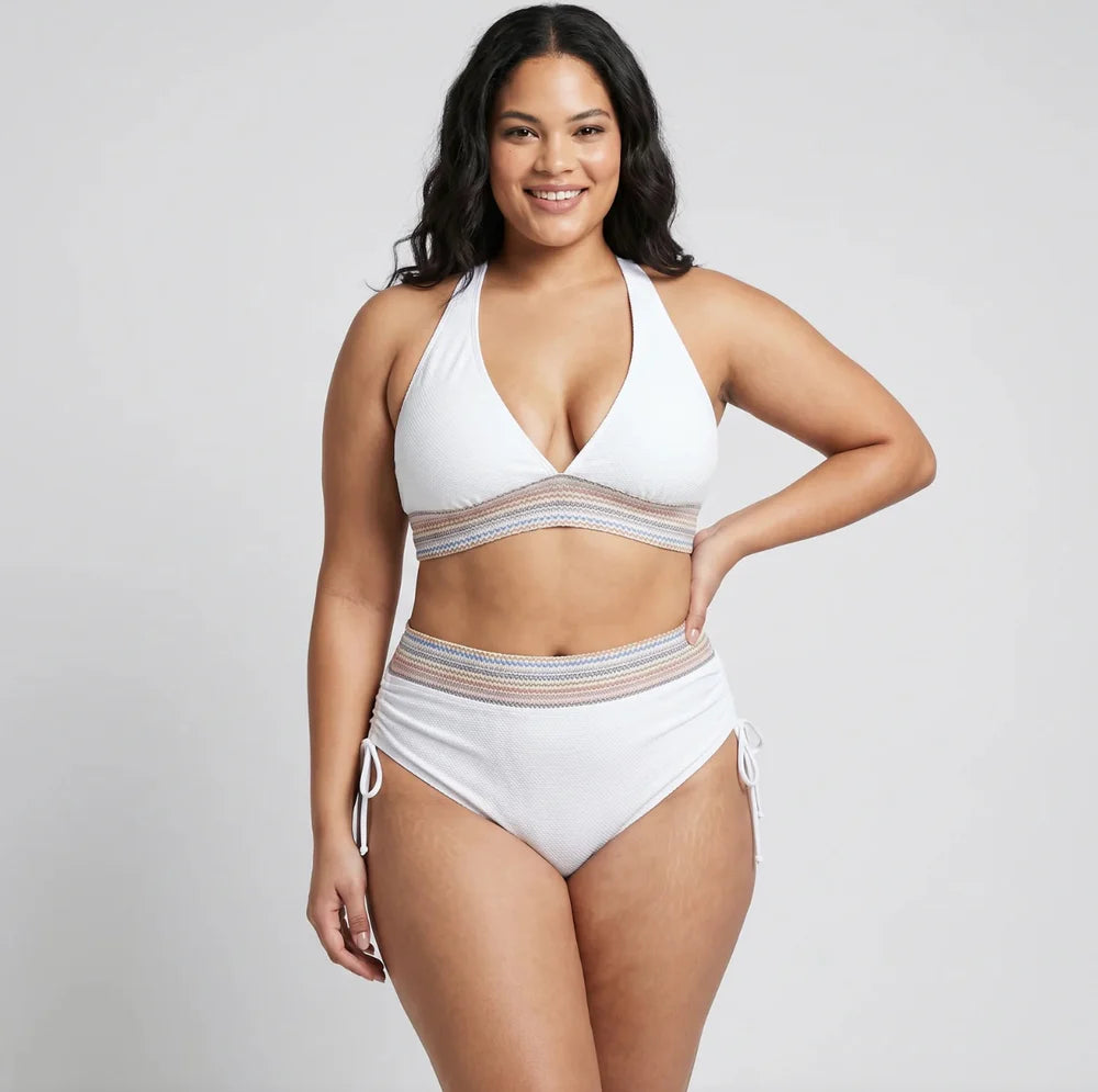 Bikini modellante per un ventre piatto